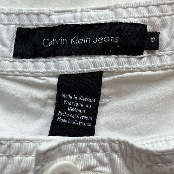 Calvin Klein white bermuda shorts Size 10 Cotton cuffed, 4 pockets - Picture 3 of 9